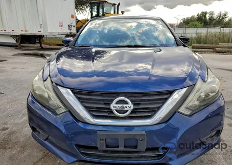 2017 Nissan Altima 2.5 z USA, uszkodzony, nr VIN 1N4AL3AP7HC116417
